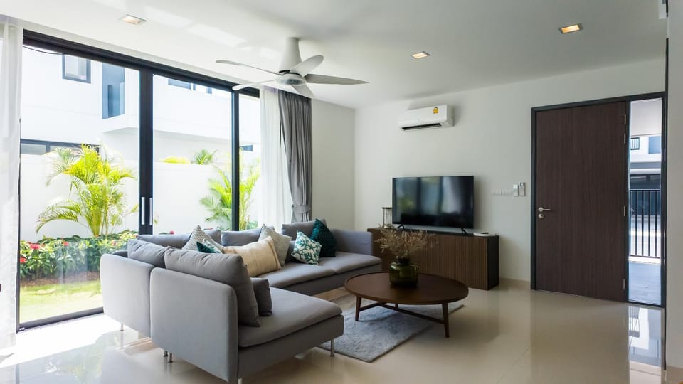 TV and multimedia, Living room, Seating area
