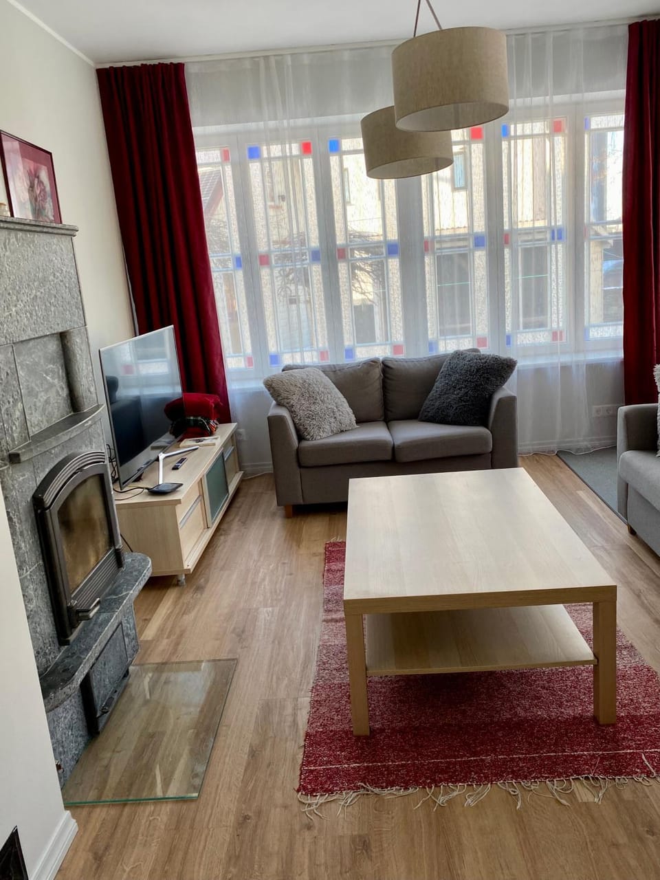 TV and multimedia, Living room, Seating area, flat iron
