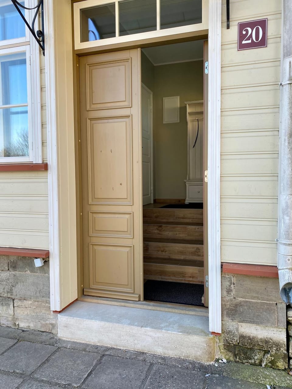 Facade/entrance