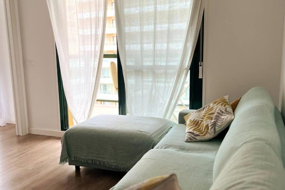 Living room, Photo of the whole room