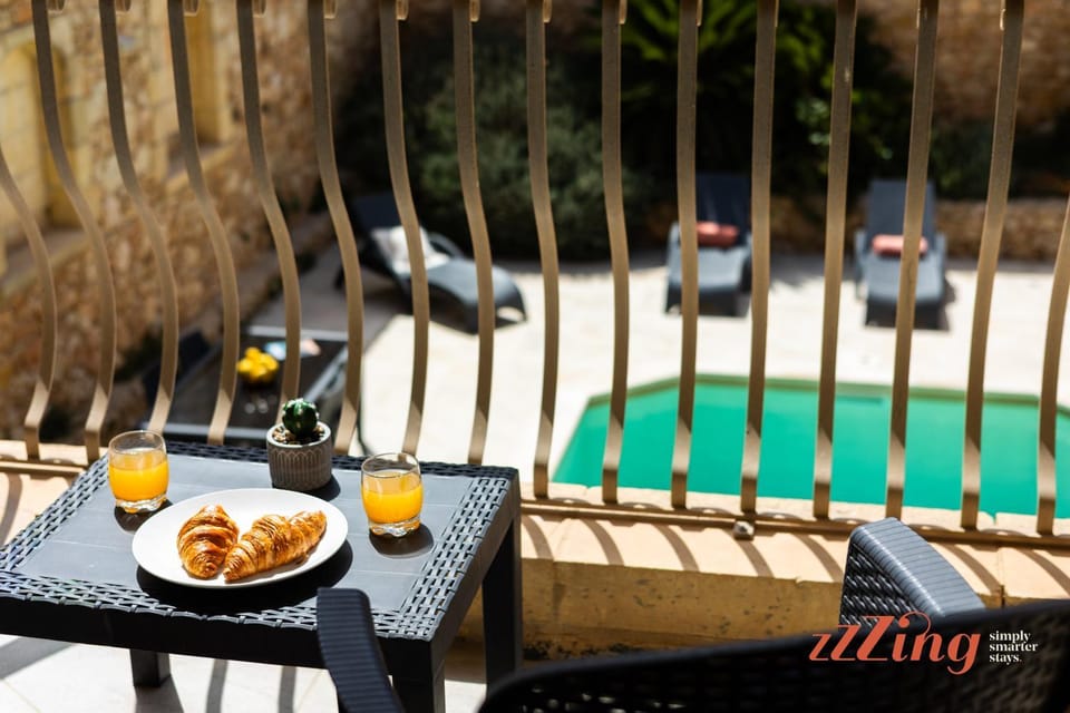 Balcony/Terrace, Pool view