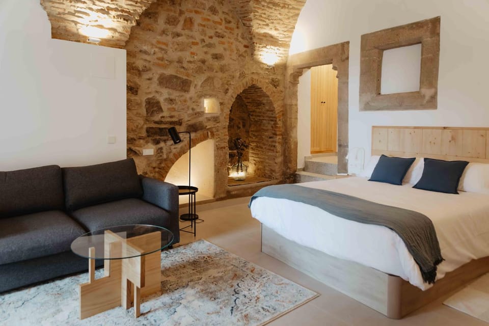 Bed, Living room