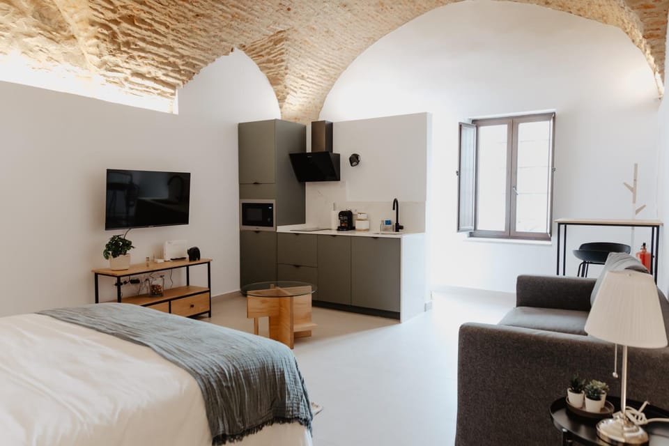 Bed, TV and multimedia, Living room, Bedroom, hair dresser