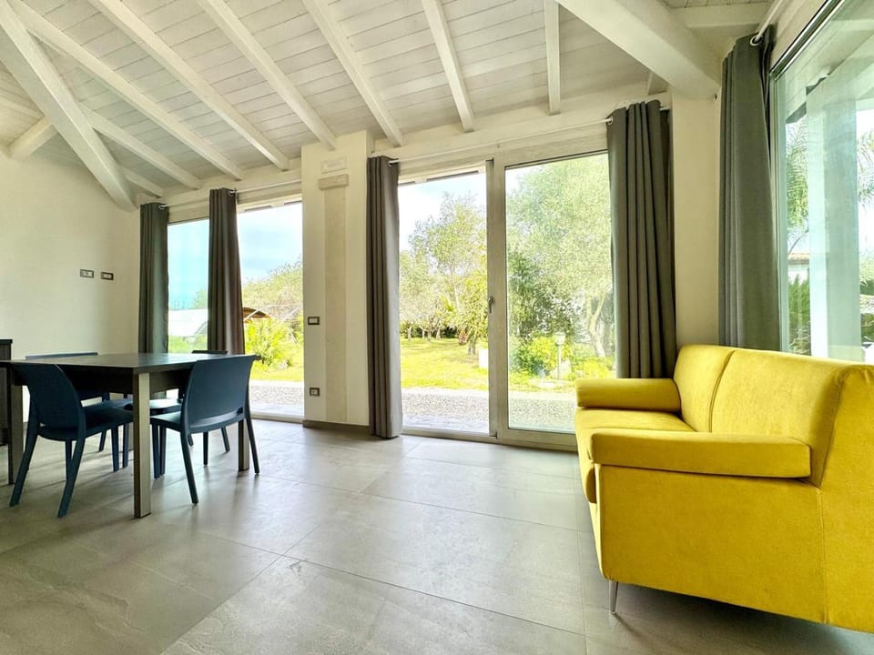 View (from property/room), Living room, Dining area