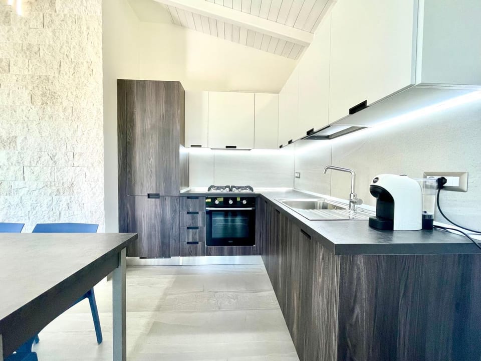 Kitchen or kitchenette, pet friendly, stove