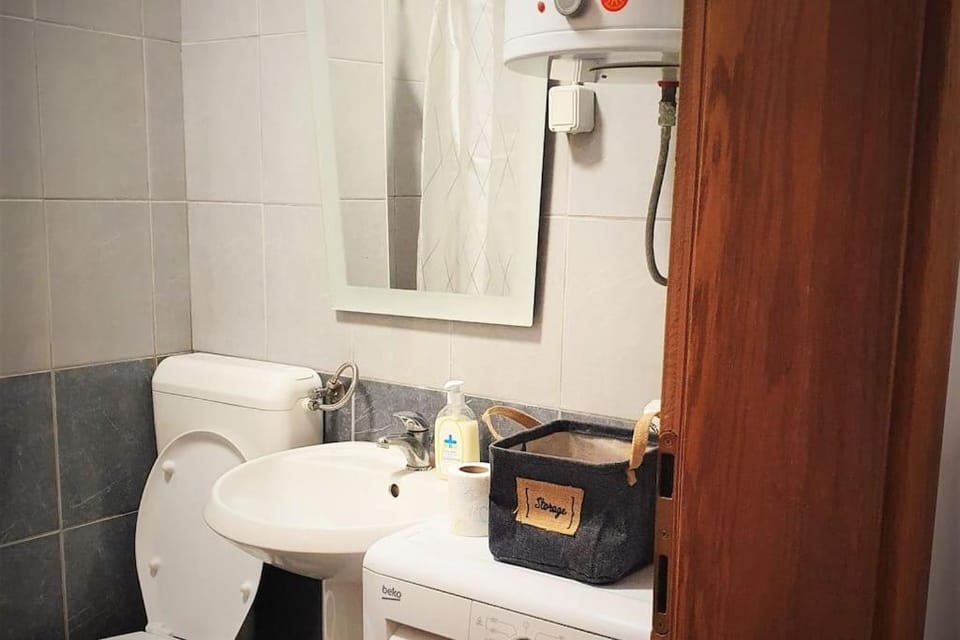 Toilet, Bathroom