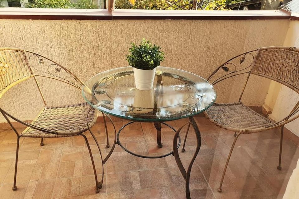 View (from property/room), Balcony/Terrace, Seating area