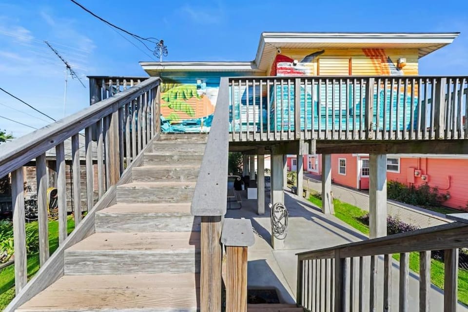 Galveston Beach House Family/Pet Friendly House in Galveston Island