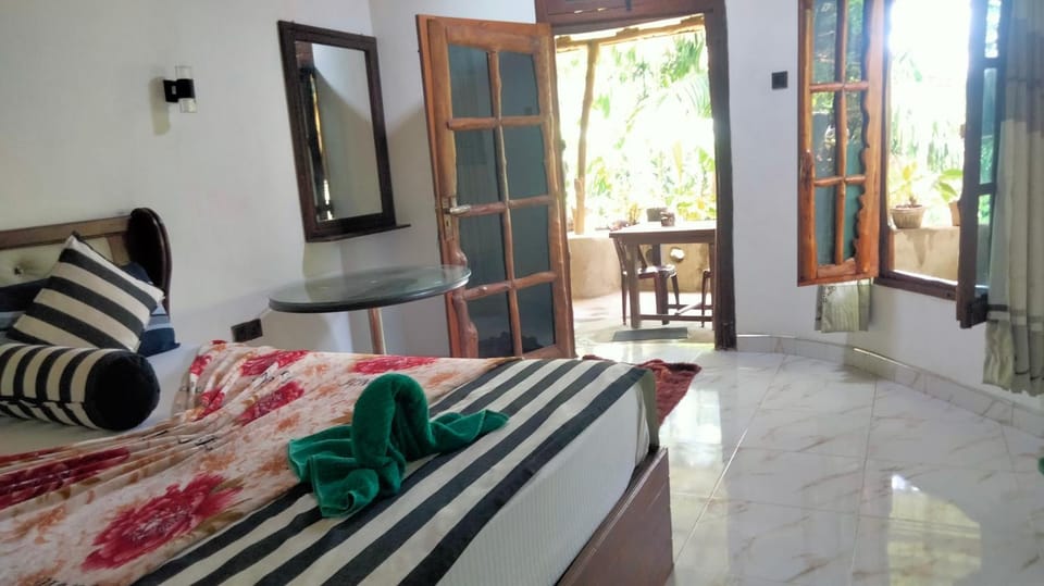 Bed, Living room, Photo of the whole room, Bedroom