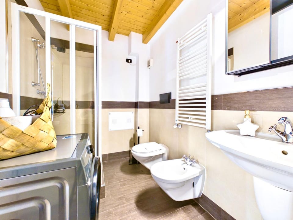 Shower, Bathroom, washing machine