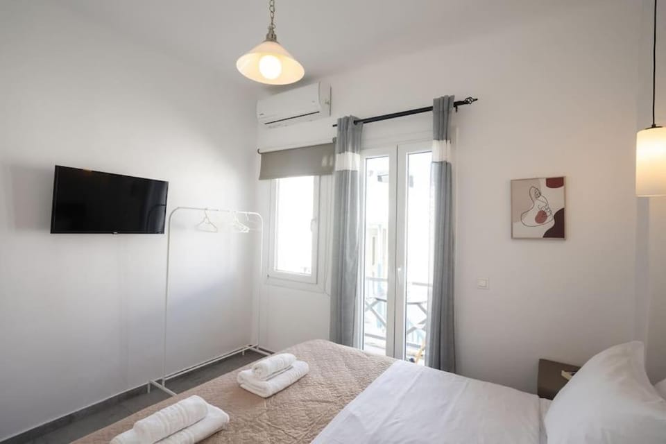TV and multimedia, Bedroom, air conditioner