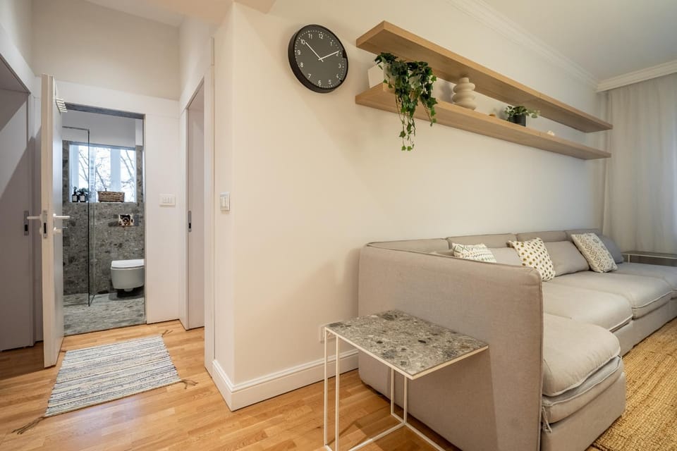 Living room, Photo of the whole room, Seating area