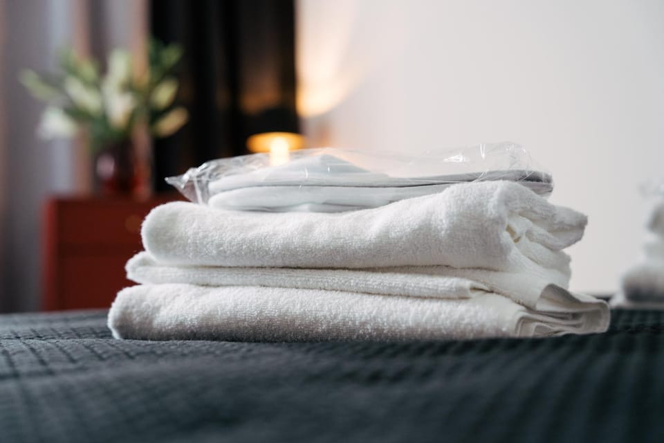 Bed, Photo of the whole room, Bedroom, towels