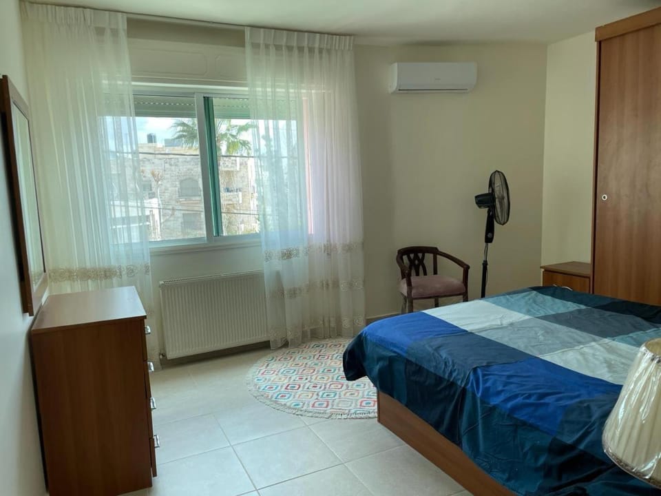 Bedroom, air conditioner