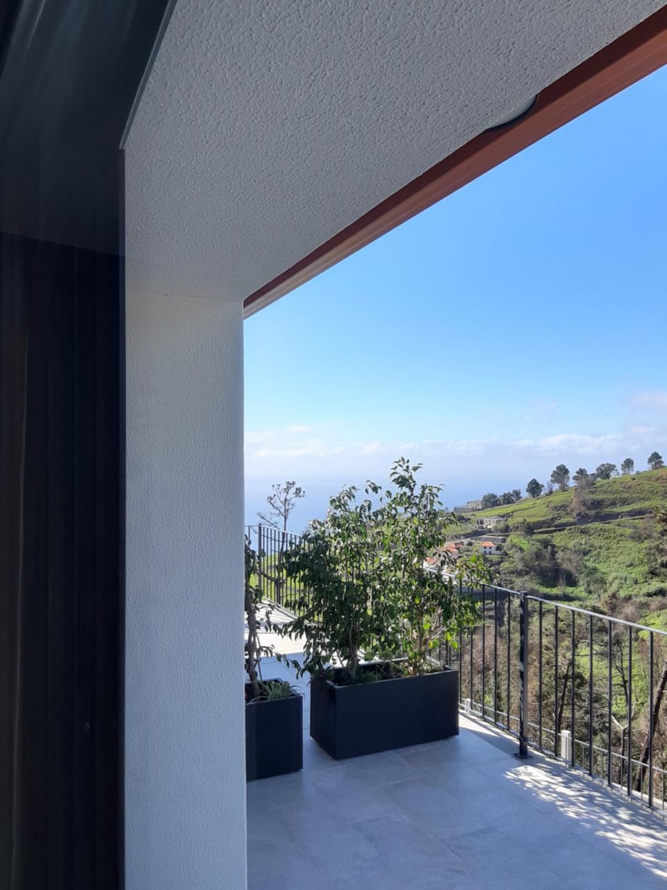Balcony/Terrace, Mountain view