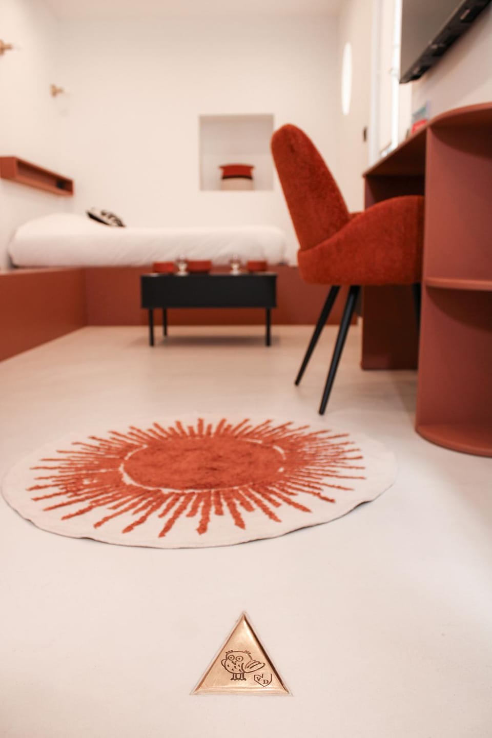 Bed, Living room