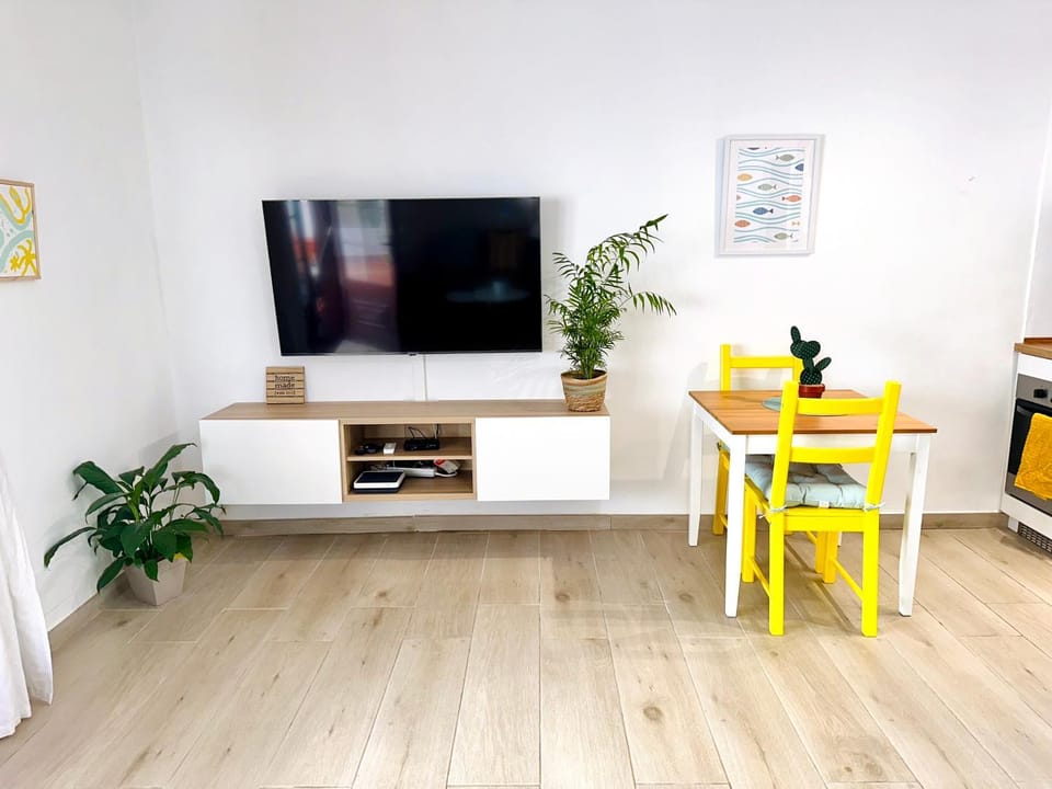 TV and multimedia, Dining area