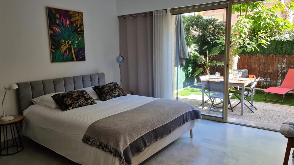 Bed, Garden