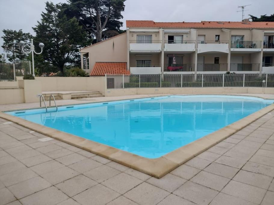 Appart - résidence avec piscine St jean de Monts Apartment in Saint-Jean-de-Monts