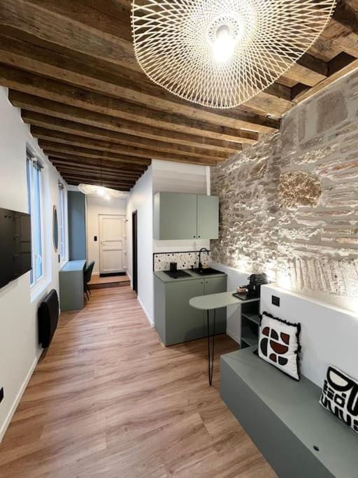 TV and multimedia, Kitchen or kitchenette, Living room, Dining area