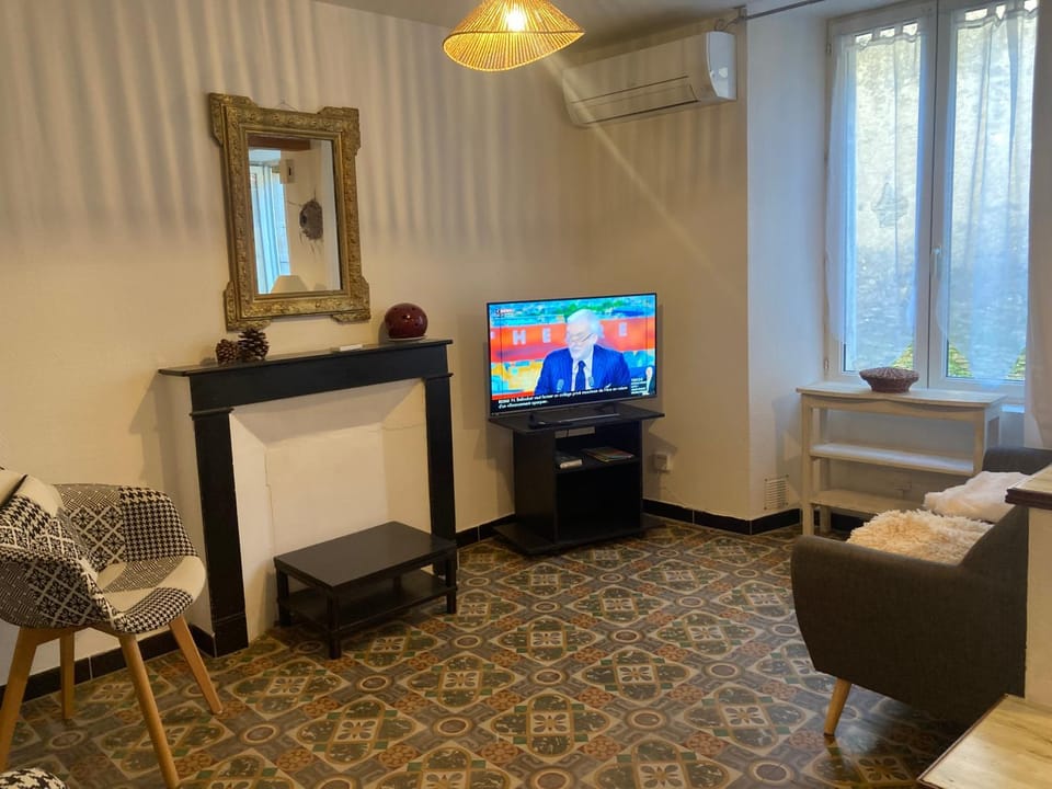 Living room, air conditioner