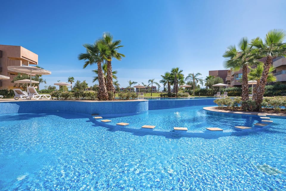 Day, Pool view, Swimming pool, sunbed