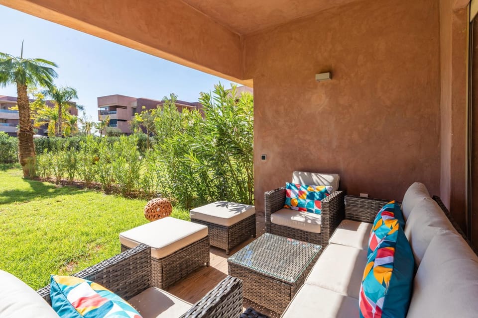 Patio, Spring, Day, Garden, View (from property/room), Balcony/Terrace, Living room, Seating area, Dining area, Garden view, sunbed