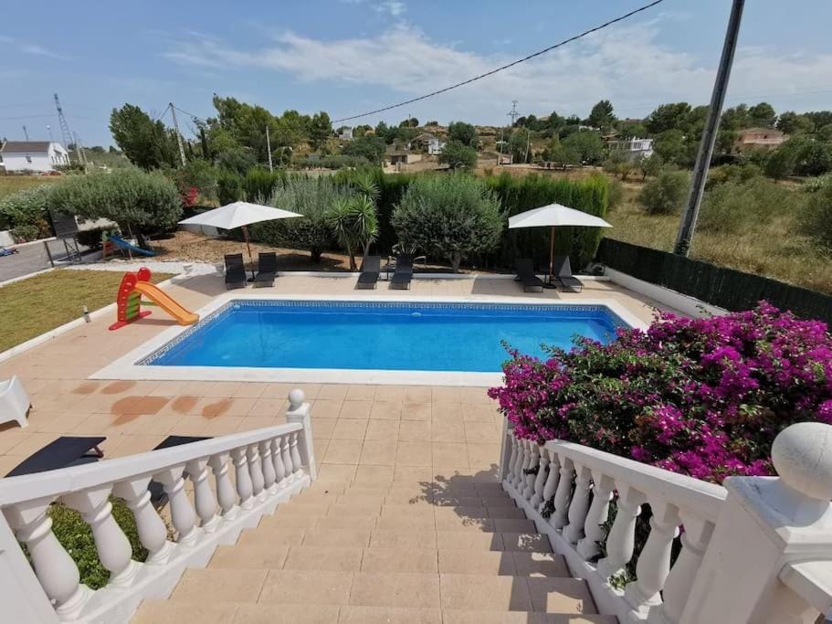 Casa el Girasol, rustig gelegen kindvriendelijke villa 10 p Villa in Valencian Community