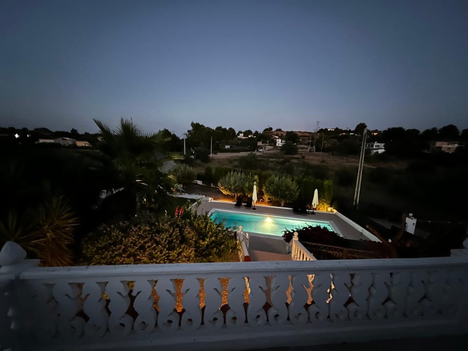 Casa el Girasol, rustig gelegen kindvriendelijke villa 10 p Villa in Valencian Community