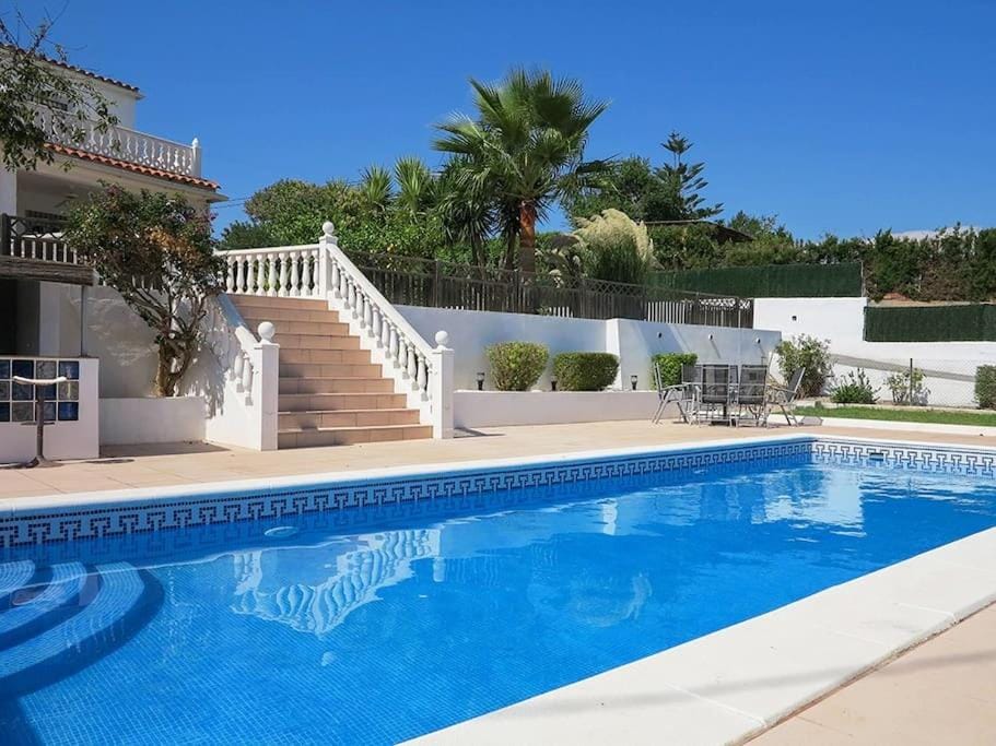Casa el Girasol, rustig gelegen kindvriendelijke villa 10 p Villa in Valencian Community