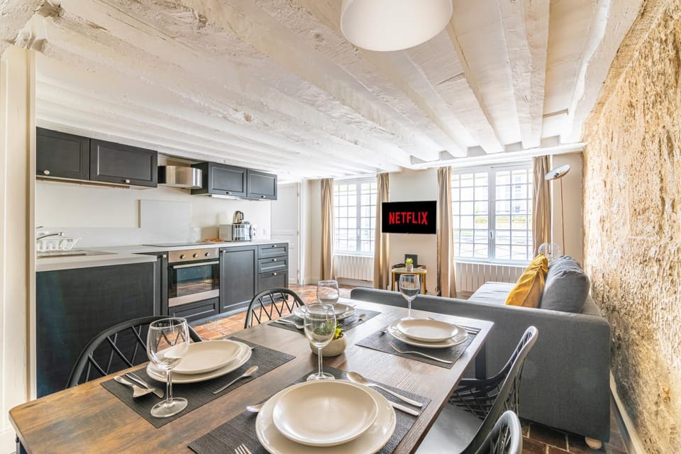 Appartement au coeur de Paris Île Saint-Louis Free Netflix Apartment in Paris