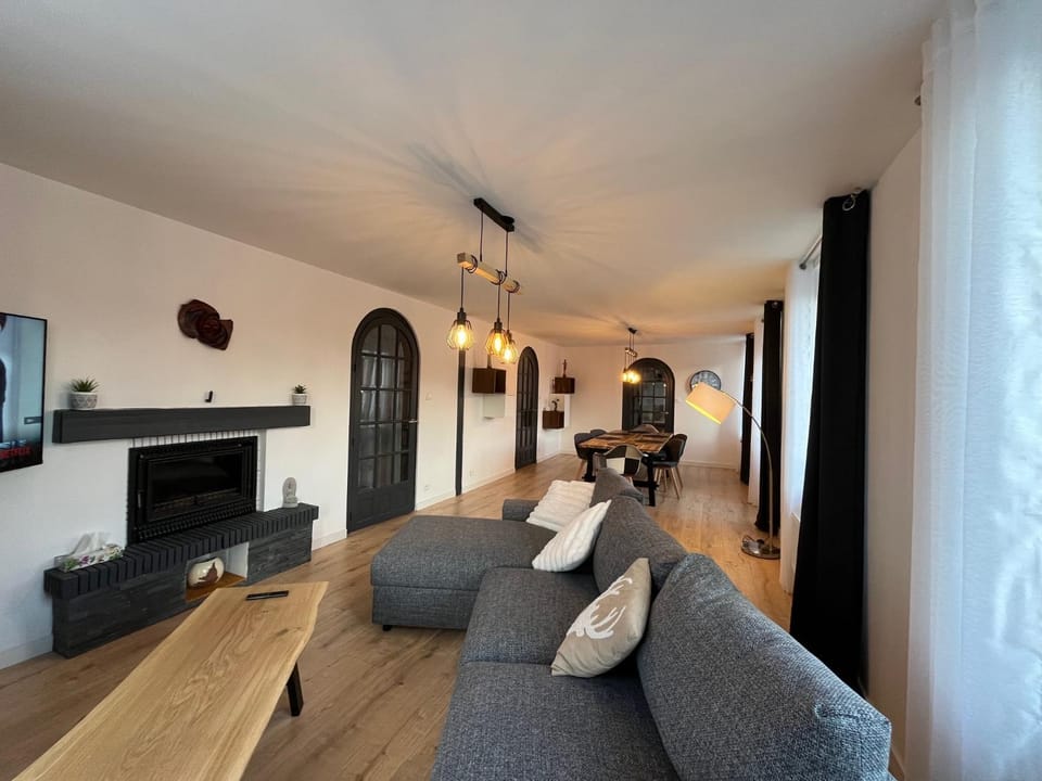 Communal lounge/ TV room, TV and multimedia, Living room, Seating area