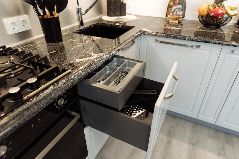 Kitchen or kitchenette, pet friendly, stove