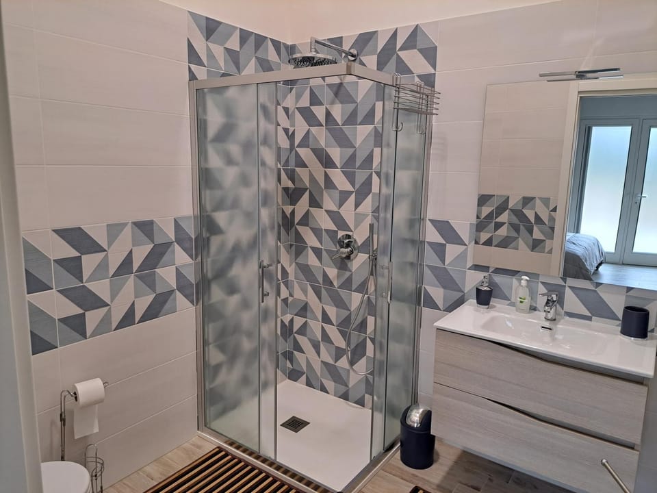 MARE FUORI - stanze con piscina Bed and Breakfast in Apulia