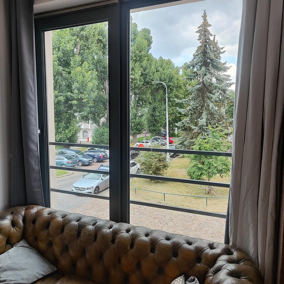Day, View (from property/room), Balcony/Terrace, Living room, Seating area