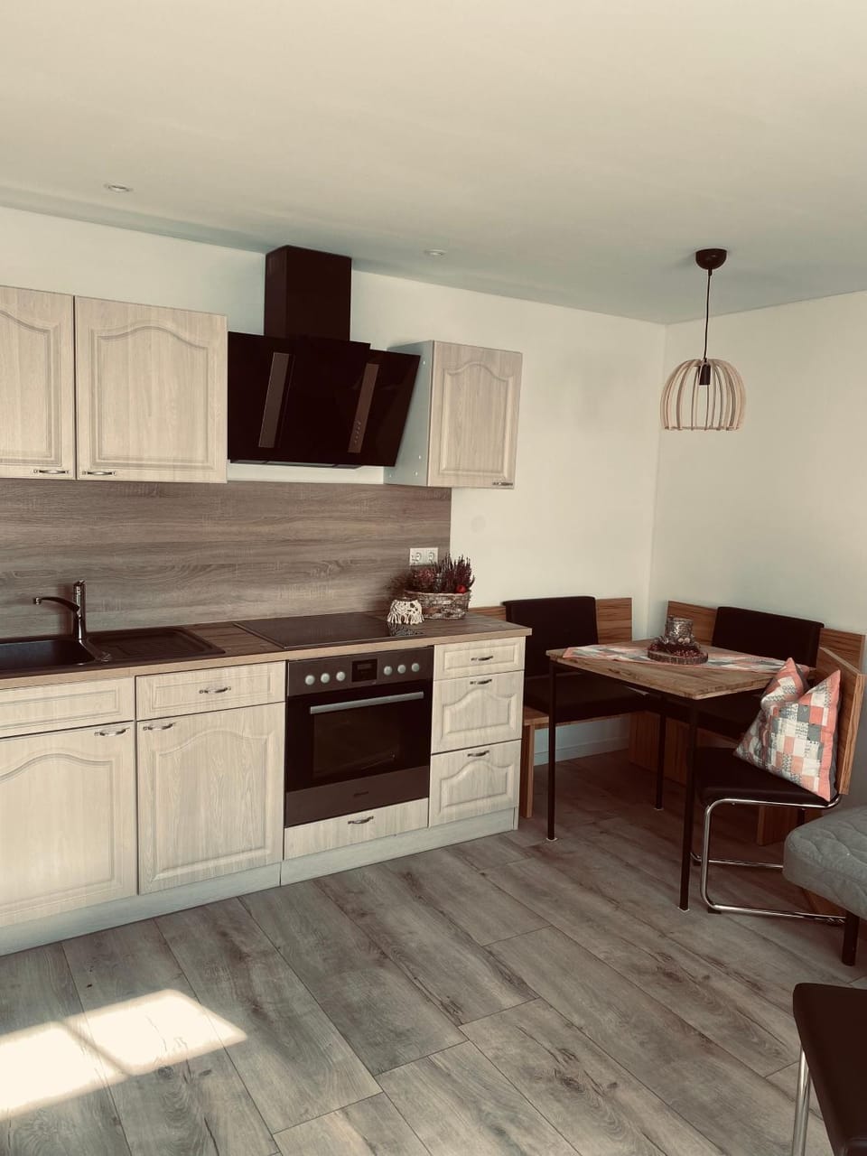 Kitchen or kitchenette, Living room, Seating area, Dining area, minibar, pet friendly, stove