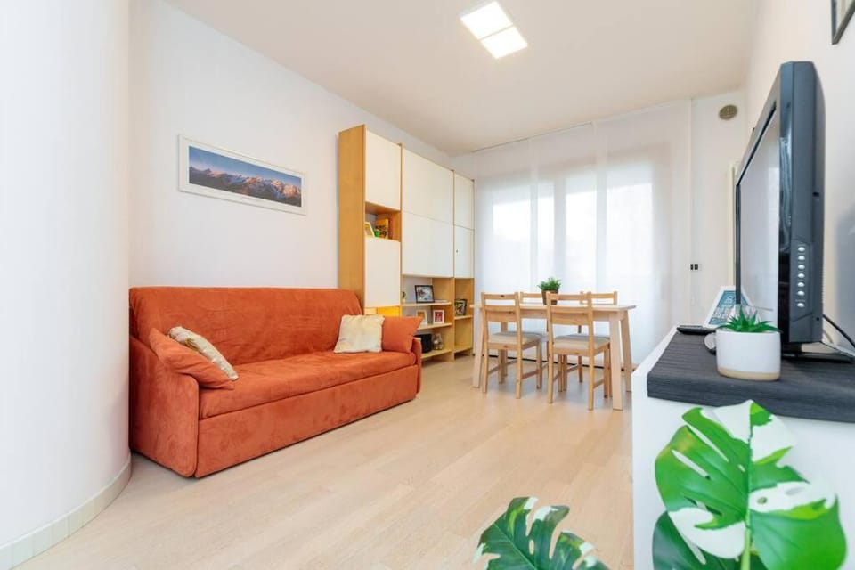 Communal lounge/ TV room, TV and multimedia, Kitchen or kitchenette, Dining area, Evening entertainment