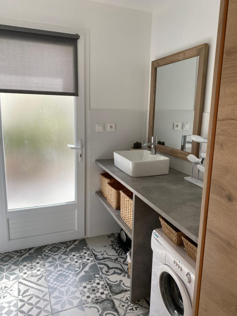 Bathroom, washing machine
