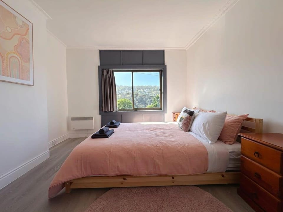 Wellesley Mountain House near City House in Tasmania