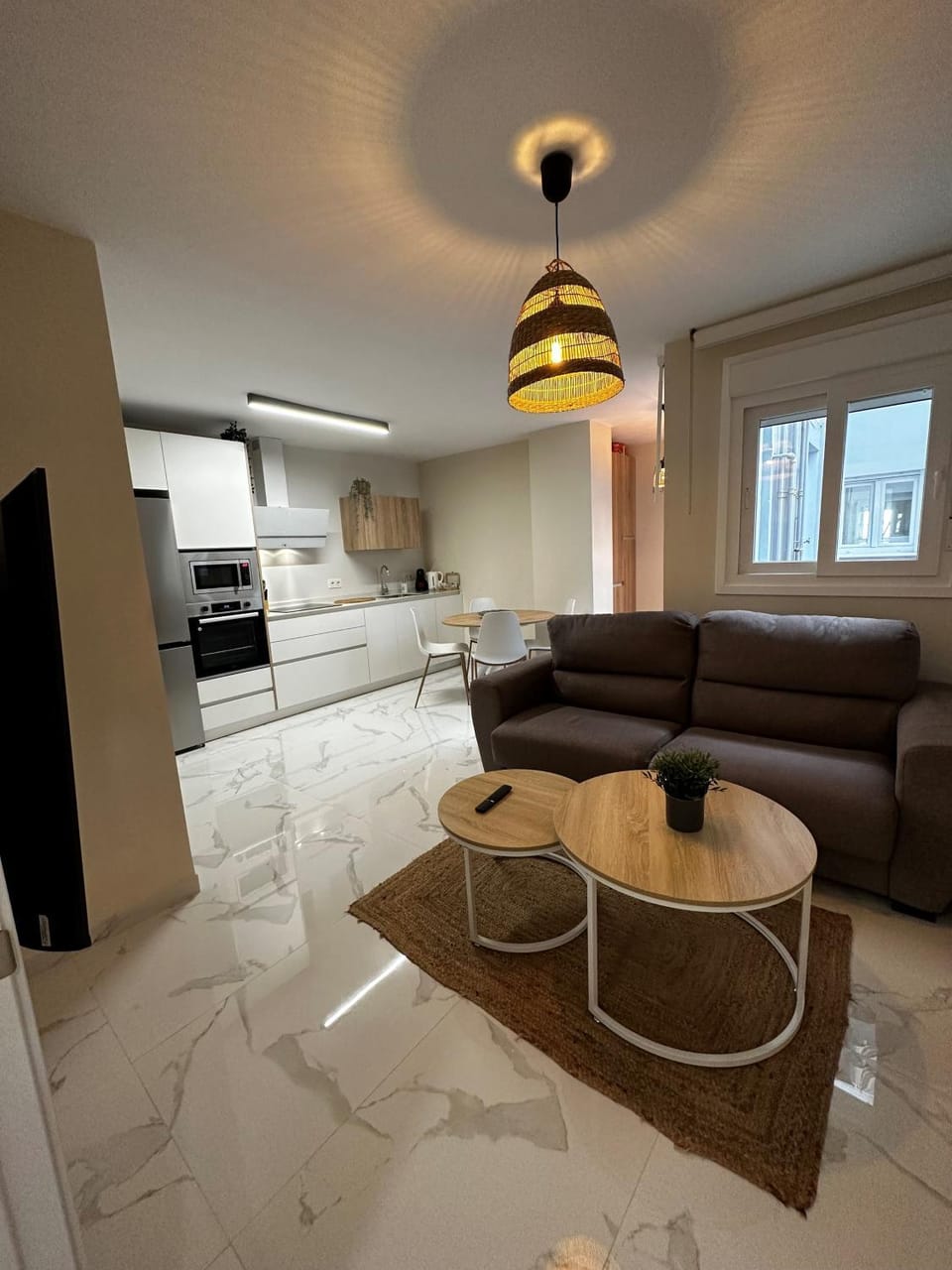 TV and multimedia, Kitchen or kitchenette, Living room, Seating area