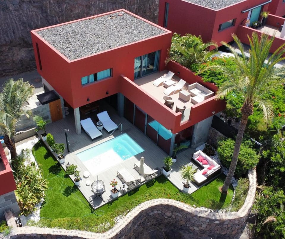 Property building, Garden view, Pool view