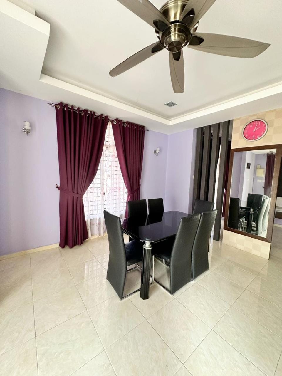 Living room, Seating area, fireplace, locker