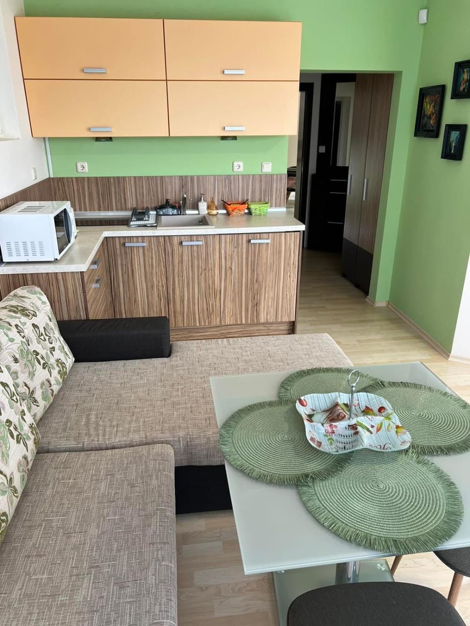 Kitchen or kitchenette, Living room, Seating area