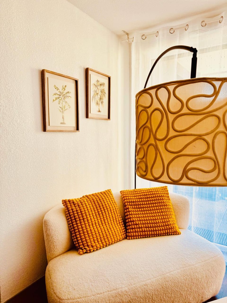 Living room, Decorative detail, Seating area
