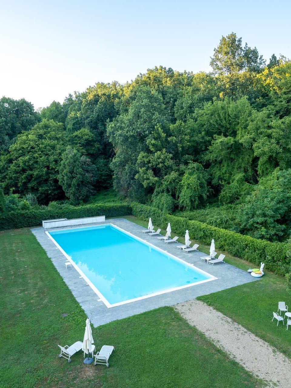 Spring, Day, Natural landscape, Garden, Garden view, Pool view, Swimming pool, sunbed