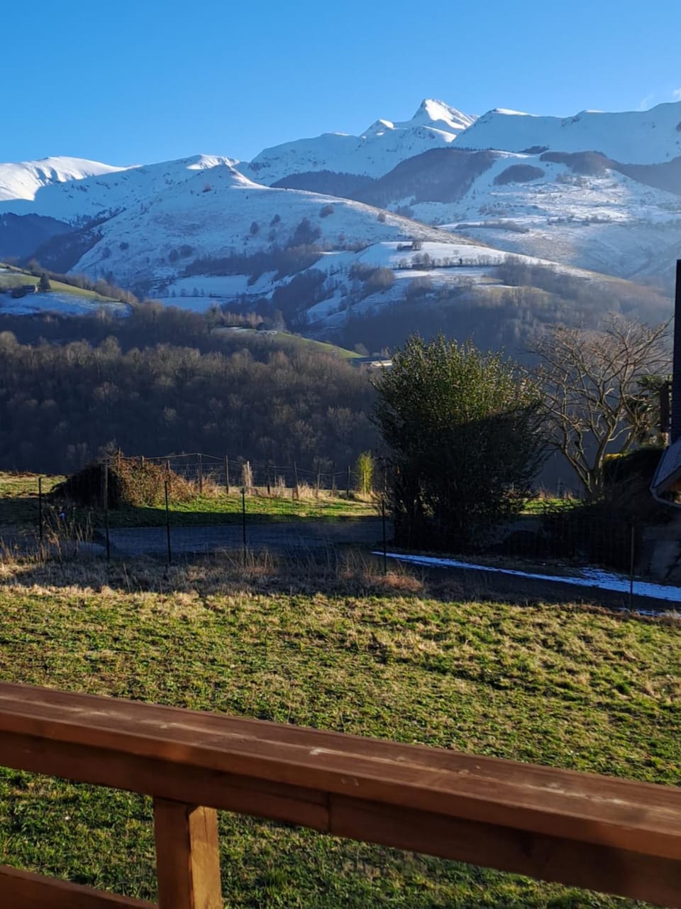 Chalet dans les Hautes- Pyrénées entre Lourdes et Bagnères Calme et Vue magnifique Chalet in Occitanie