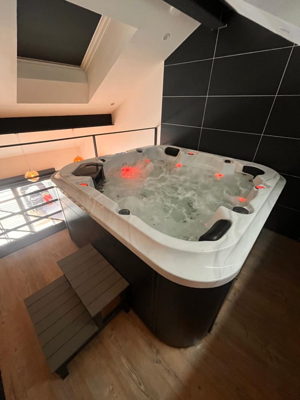 Loft industriel avec jacuzzi Apartment in Auvergne-Rhône-Alpes