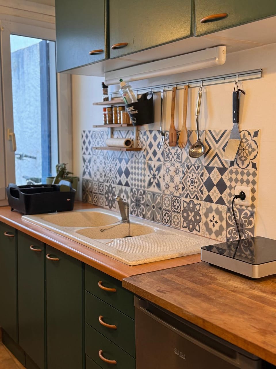 Kitchen or kitchenette, Communal kitchen, stove, stove, kitchen, kitchen