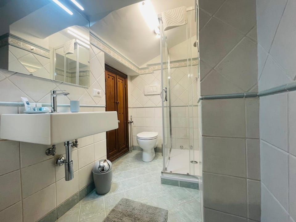 Shower, Bathroom