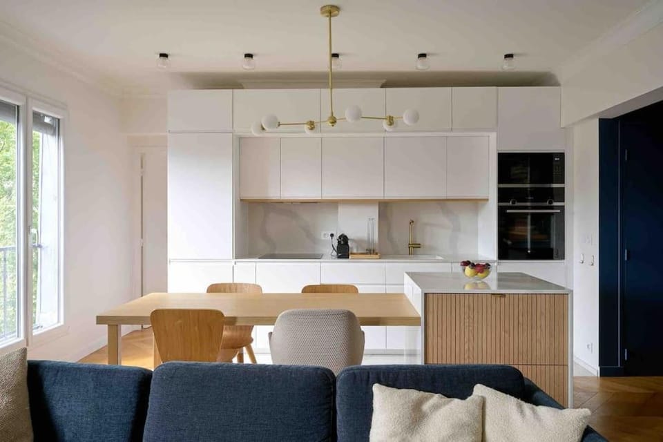 Marais - Parents Suite & Kids Room with Park View Apartment in Paris